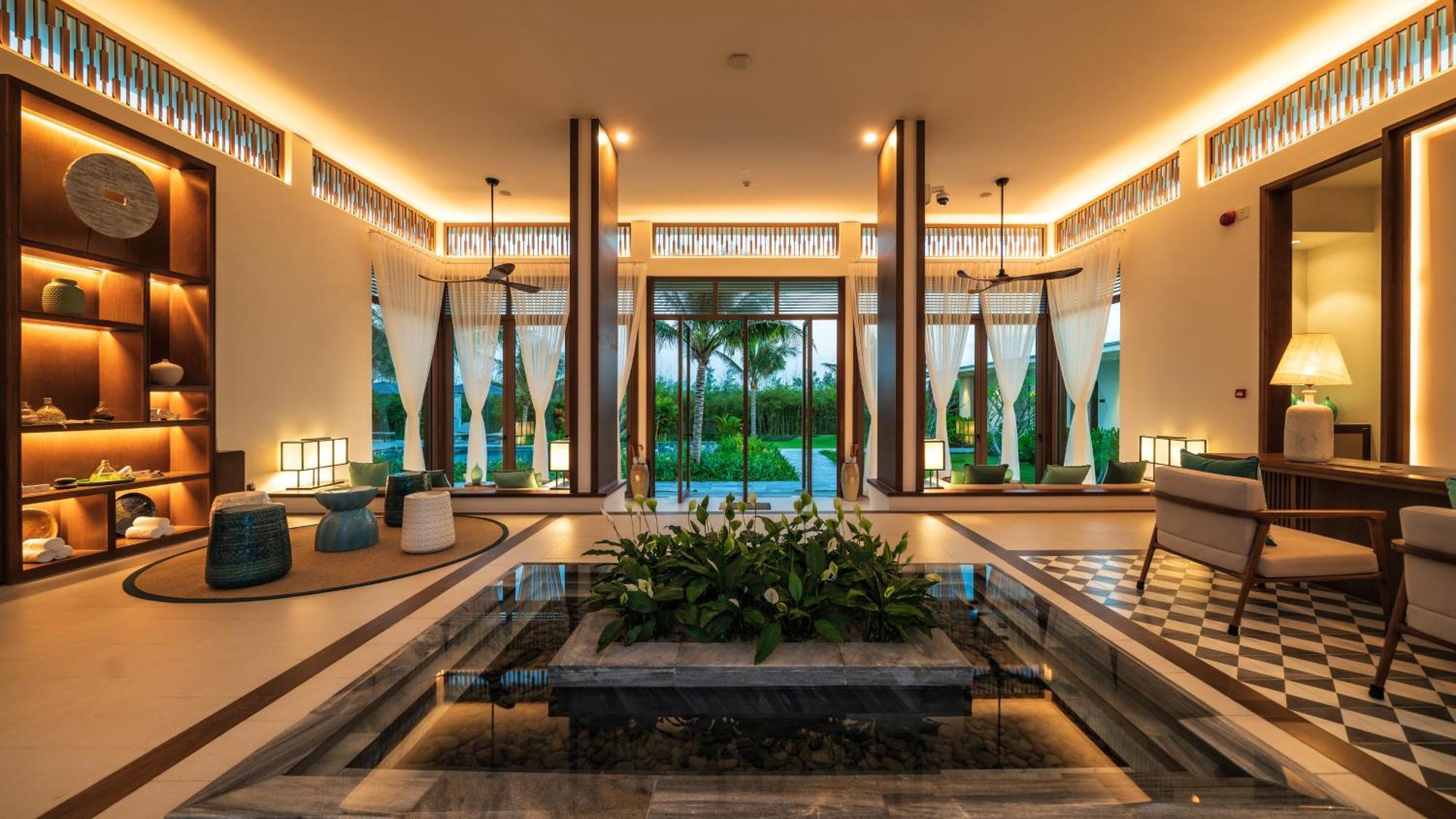 The Ocean Resort By Fusion Куинён Экстерьер фото